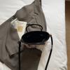 Bolso de Mano Estilo Coreano 2025 Estilo Nuevo, Versátil, Gama Alta, Bolso de Hombro Cruzado, Bolso de Mujer Tipo Canasta de Verduras de Exportación