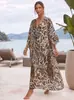 Cubierta de playa de rayón tejida en la parte delantera con estampado de leopardo para mujer, adecuada para vacaciones en la playa, comercio exterior
