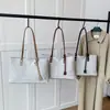 Bolso tote vintage de ante de gran capacidad, bolso de mano versátil para el trabajo, bolso de hombro, diseño de nicho, bolso casual para debajo del brazo