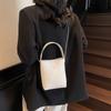 Bolso Pequeño Popular de Verano para Mujer 2025 Verano Nuevo de Alta Gama Versátil Bolso Cruzado Cadena de Mano Bolso Balde