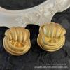 Brincos de liga antiga com padrão em relevo, design de nicho, moda, alto senso, argola de orelha, brincos medievais