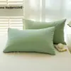 Fundas de almohada 100% algodón para dormitorios, alojamientos y casas de huéspedes, 48 cm x 74 cm, Juego de dos, Fundas de almohada 100% algodón