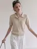 Top de verano para mujer de punto transpirable de manga corta con cuello polo beige estilo 'old money' francés, con un diseño de alta gama, adelgazante y que ciñe la cintura