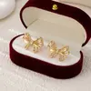 Diseño de Moda Venta Caliente Pendientes Huecos de Mariposa para Mujer Estilo Simple Europeo y Americano Personalidad de Moda Pendientes Retro