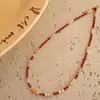 Colar com Pingente de Flor em Concha Natural e Ágata Vermelha para Mulheres, Novo Estilo Chinês, Design de Nicho, com Corrente de Clavícula com Contas