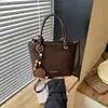 Bolso cruzado casual de nicho, moderno, simple y elegante, nuevo modelo otoño 2026, bolso de mano de alta apariencia versión coreana moderno