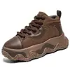 Sapatos Masculinos Outono e Inverno Novos Sola Grossa Aumento de Altura Couro Cano Alto Tênis Casuais Estilo Hong Kong Jovem Esportivo Tendência