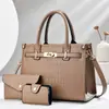 Bolsa Grande Tendência Transfronteiriça Nova 2025 Versátil Bolsa de Ombro para Comércio Exterior Moda Feminina Grande Capacidade Bolsa de Mão Transversal Feminina
