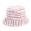 Chapéu de pescador listrado de zebra europeu e americano Amazon transfronteiriço para mulheres, chapéu quente protetor de orelha, chapéu de pescador de pelúcia de pele de coelho sintética, chapéu de inverno para mulheres