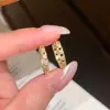 Pendientes de Plata de Ley S925 Calados con Diamantes para Mujer Estilo Vintage Japonés Pendientes de Diseño Pequeño de Gama Alta Bestseller de Xiaohongshu