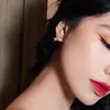 Aretes de Estrella de Ocho Puntas de la Suerte con Incrustaciones de Diamantes, Elegantes Aretes Minimalistas Nuevos y de Moda, Pequeños Aretes de Moda con un Toque Único