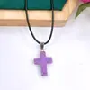 Colgante de Cruz de Cristal de Piedra Natural Transfronterizo Venta Caliente Cristal de Polvo de Amatista Artesanía de Gemas Accesorios de Joyería Joyería DIY
