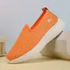 Nuevos zapatos casuales de slip-on transfronterizos para primavera y otoño, zapatos planos de caña baja para caminar para mamás