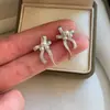 Pendientes Exquisitos de Flor de Zircón y Perla Estilo Francés, Pendientes de Lujo Ligero y de Gama Alta, Pendientes Elegantes, Modernos y Únicos para Mujer
