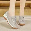 Zapatos Casuales Transpirables de Malla Color Blanco Roto para Mujer 2026 Verano Nuevos Versátiles Antideslizantes Suela Suave Superficie Suave Sandalias Deportivas de Malla