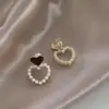 Novos Brincos de Clipe de Flor e Pérola 2025 para Mulheres, Brincos de Luxo Leve de Alta Qualidade, Argolas de Orelha Tipo Bobina de Mosquito, Acessórios para Orelha