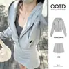 Chamarra sudadera con capucha para mujer 2026 nuevo primavera/otoño corte ajustado gris doble cremallera cárdigan estilo coreano top corto