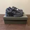 Zapatos Putian Originales Puros NB2002RA Gris Yuanzu Gamuza Retro Transpirables Zapatos para Correr Zapatos de Papá Cómodos