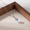 Colar de Corrente para Clavícula com Pingente de Borboleta e Pérola em Aço Inoxidável, Estilo Ins de Moda de Luxo Leve Europeu e Americano, Nicho Criativo Transfronteiriço para Mulheres