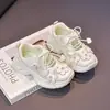 Zapatos Infantiles para Niñas 2026 Verano Nuevo Modelo Princesa Deportivos Zapatos de Papá Moda Suela Suave Malla Simple Transpirables Huecos