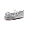 2026 Novos Sapatos Infantis de Primavera e Outono para Meninas, Sapatos de Couro Macio de Princesa para Menininhas, Sapatos Individuais de Bebê Prateados, Sapatos de Princesa