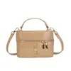 Bolso de Mano de Caja Brillante con Textura de Gama Alta para Mujer, 26 Modelos Nuevos, Moda Transfronteriza Trendy Nicho Diario Bolso de Hombro y Cruzado
