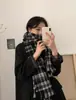 Con Amor como el Campamento Bai Lu Shuyi Mismo Estilo Bufanda de Cuadros para Mujer Temporada Otoño Invierno 2026 Nuevo Calentador de Cuello Cálido de Alta Gama