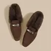 Chinelos quentes de couro estilo retrô com forro de fleece, biqueira fechada e pelúcia, novos e modernos 2026, mules slip-on, sapatos de algodão
