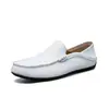 20138 zapatos de algodón para hombre, zapatos casuales de cuero, otoño, para conducir, zapatos planos, ligeros, talla grande, zapatos tipo haba perezosos británicos