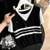 Top de moda estilo coreano em seda gelada para mulheres, primavera/verão 2026, blusa de tricô bicolor, camiseta de manga curta jovem e modeladora.