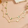 Joia de Animal Doce e Elegante Colar de Borboleta Aço Inoxidável Galvanizado a Vácuo com Diamantes Verdes e Diamantes Brancos Colar de Aço Titânio para Mulheres