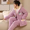 Pijama Otoño e Invierno para Mujer, Estilo con Capucha Acolchado de Tres Capas de Terciopelo Coral, Conjunto de Ropa de Casa Gruesa de Franela, Estilo Juvenil