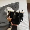 Bolso de Mano Pequeño de Moda para Mujer 2025 Invierno Nuevo Estilo Simple de Alto Valor Bolso Cubo Elegante Bolso Cruzado de Hombro Peludo