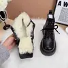 Botas Martin curtas de pelúcia com bico redondo para mulheres, novo estilo outono e inverno 2026, estilosas, que aumentam a altura, retrô britânico, botas curtas que emagrecem