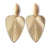 Pendientes creativos con forma de abanico de concha europeos y americanos super ligeros alta calidad moda personalidad INS estilo de celebridad de Internet pendientes al por mayor