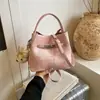 Bolso Sencillo Bolso Tote Pequeño para Mujer Estilo Nuevo Primavera 2026 Bolso Cubo para el Trabajo, Ocio, Moda, Bolso Cruzado de Hombro Único