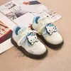 Zapatos de niña estilo alemán Zapatillas de skate para niños Zapatos casuales versátiles de suela blanda para niñas Nuevos zapatos infantiles elegantes para Primavera y Otoño 2026