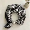 Bufanda de Seda de Moda Estilo Coreano para Primavera y Verano, Bufanda de Seda Magnética para Mujer, Bufanda de Perlas de Alto Nivel para Clavícula, Accesorio de Bufanda