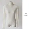Camiseta Feminina Manga Longa Slim Fit com Gola U Pequena, Top Macio e com Caimento, Mistura de Seda e Tencel Lyocell