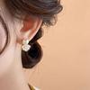 Pendientes de perlas, diseño nicho de lujo francés, elegantes pendientes de otoño e invierno 2024, nuevos pendientes de moda para niñas.