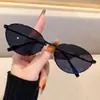 Gafas de sol de moda estilo coreano con montura ojo de gato Se pueden combinar con monturas de gafas ultraligeras Gafas de sol con protección solar de alambre dorado de borde fino metálico