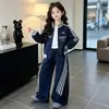 Conjunto de Moletom Outono/Inverno para Meninas 2026 Nova Moda Estiloso Roupa Esportiva Roupas Casuais de Outono para Crianças Conjunto Espesso de Duas Peças