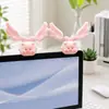 Cerdo Volador Pequeño Flocado Agitando las Alas Mini Lindo Cerdo Volador Oscilante Adorno para Coche Escritorio Alivio del Estrés Decoración de Computadora