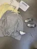 Camiseta Coreana de Verano a la Moda con Cuello Inclinado, Estampado de Letras de Espuma, Holgada de Manga Larga, Camisa de Protección Solar para Mujer, Top Holgado con Hombros Descubiertos