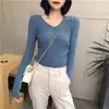 Top de punto fino para primavera y otoño 2026, nuevo y moderno, con cuello en V y manga larga, suéter interior de corte bajo para mujer, otoño e invierno