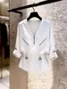 Top feminino único, bonito e super estiloso, novo design francês para o verão de 2026, moda de nicho, roupas femininas elegantes