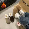 Sapatos de Algodão Super Populares com Solado Grosso, Bico Fechado e Forro de Lã 2025 Novos Outono e Inverno Meias-Calças Peludas Meias de Meio Passo para Outdoor que Aumentam a Altura Sem Cadarço para Mulheres
