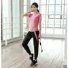 Conjunto Esportivo de Fitness Feminino Primavera e Verão Manga Curta Duas Peças Profissional Esportivo Roupas de Corrida Secagem Rápida Moderno Respirável Conjunto de Yoga