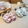 Zapatos Casuales de Lona para Niñas 2026 Hello Kitty Velcro Suela Suave Antideslizante Transpirables Cómodos Lindos Dibujos Animados Bonitos Versátiles