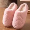 Novos Estilos de Chinelos de Pelúcia de Algodão para Mulheres, Chinelos Quentes de Inverno para Casa, Chinelos de Algodão para Casa com Solado Grosso Antiderrapante Venda por Atacado